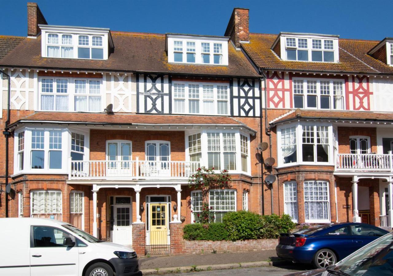 Stones Throw Villa Cromer Exterior photo